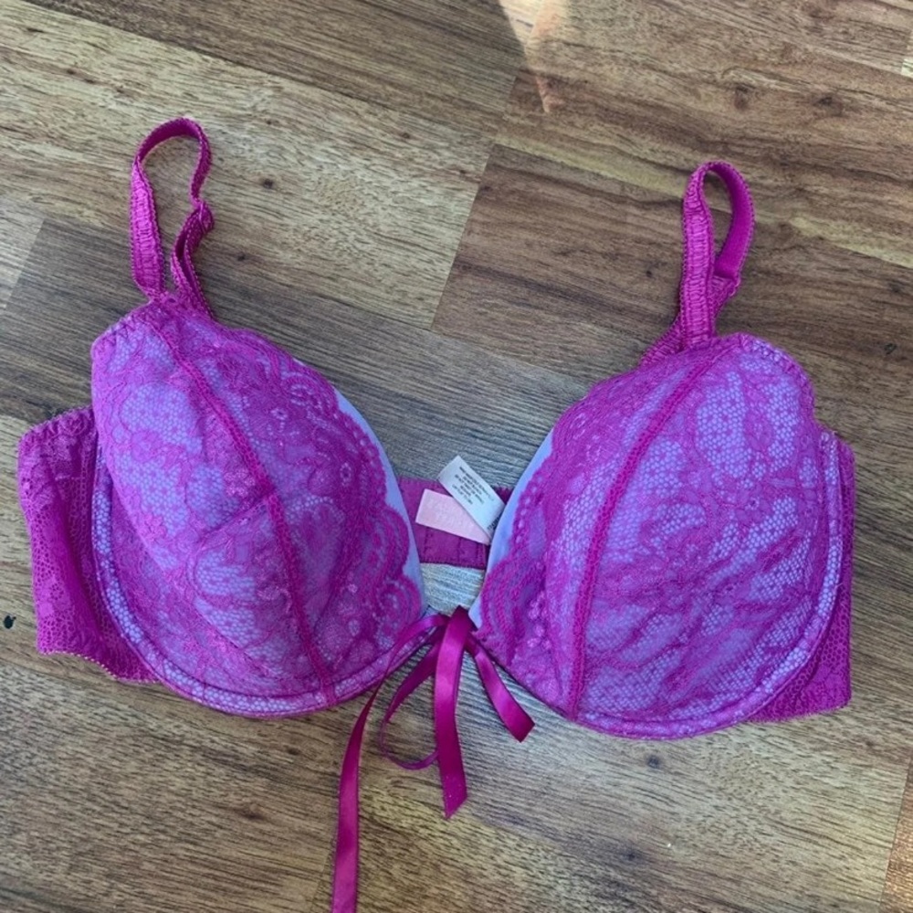 Victoria's Secret Lace Bra 38D